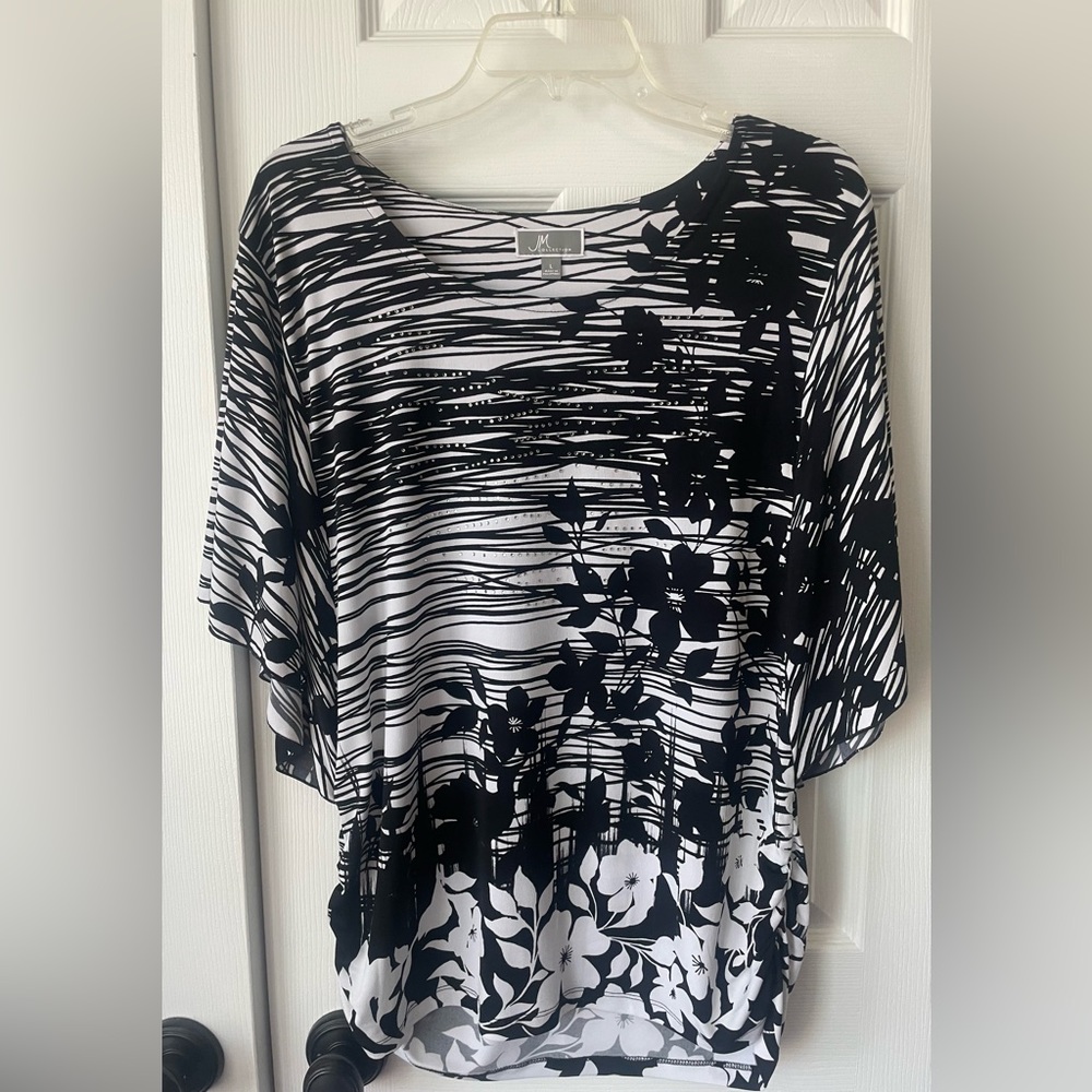 JM Collection Black/White Floral Design Boutique Blouse w/ Rhinestones. W Large